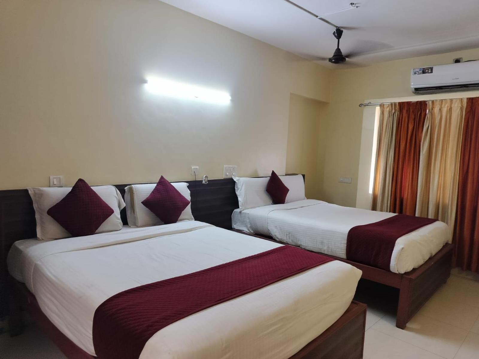 Hotel Vyshak International マイソール エクステリア 写真