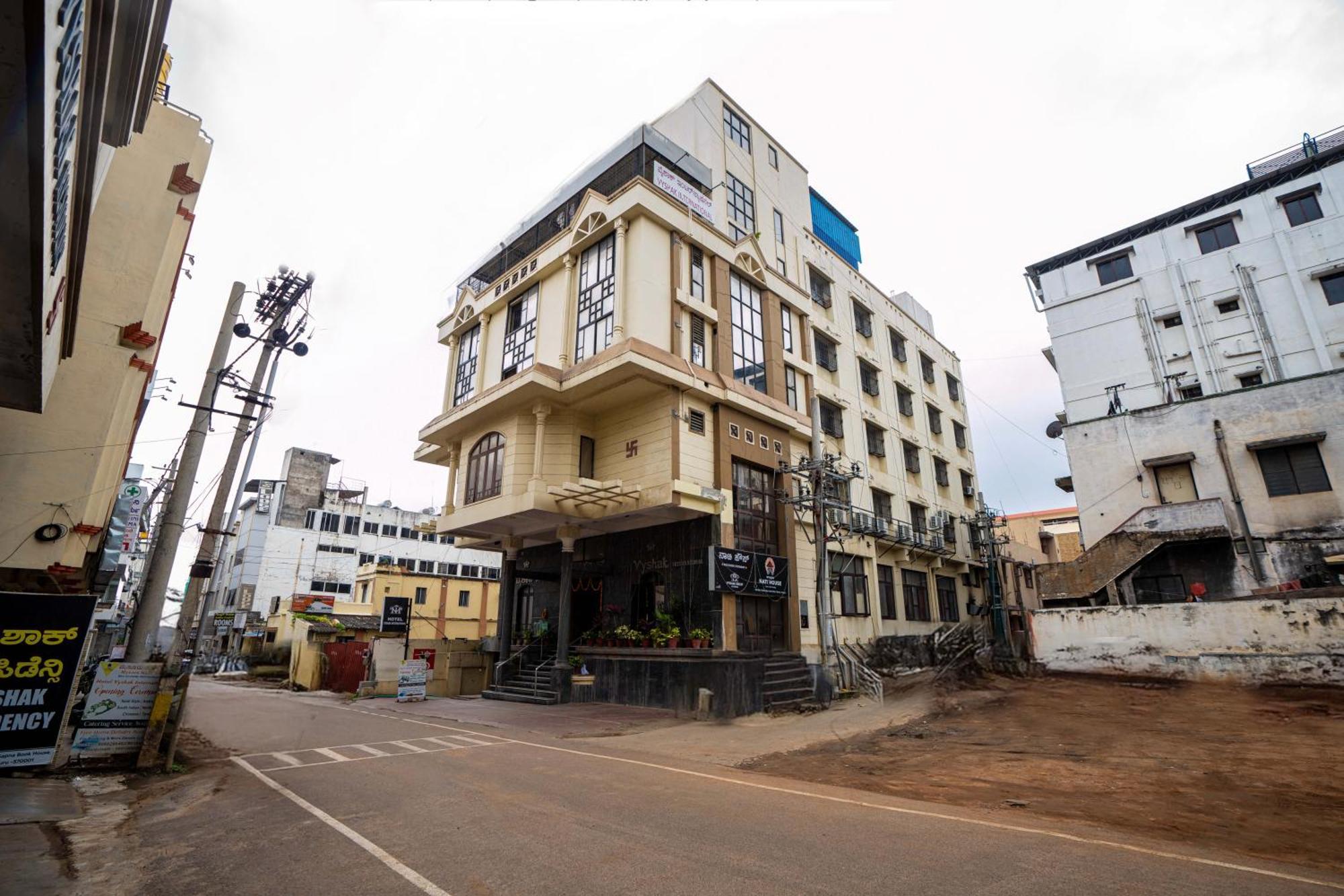 Hotel Vyshak International マイソール エクステリア 写真