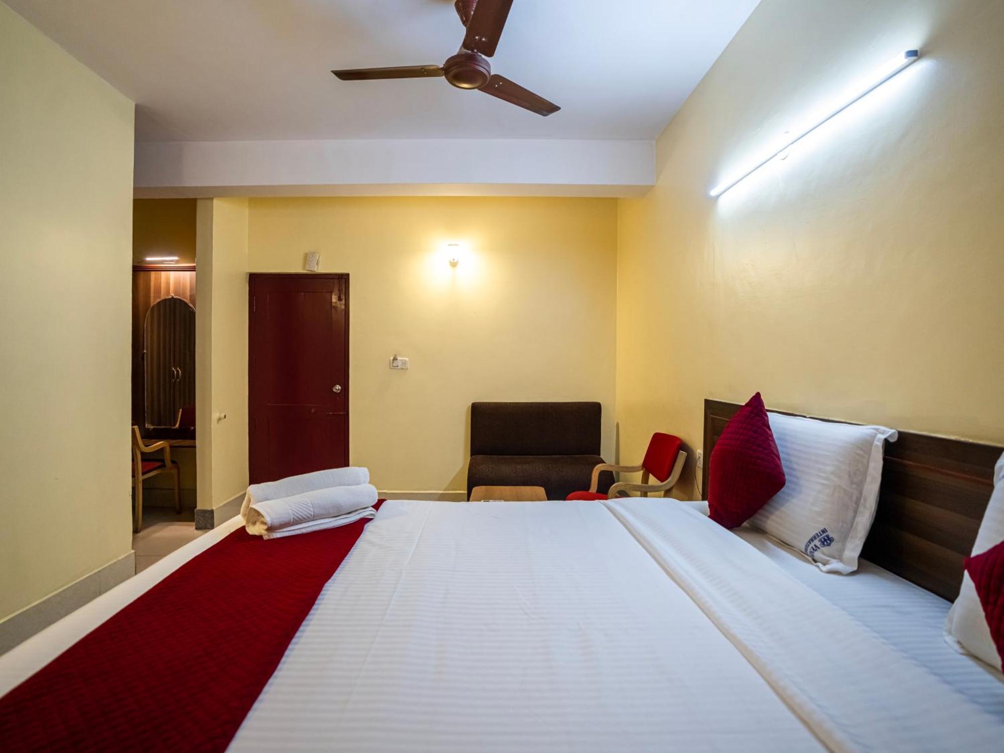 Hotel Vyshak International マイソール エクステリア 写真